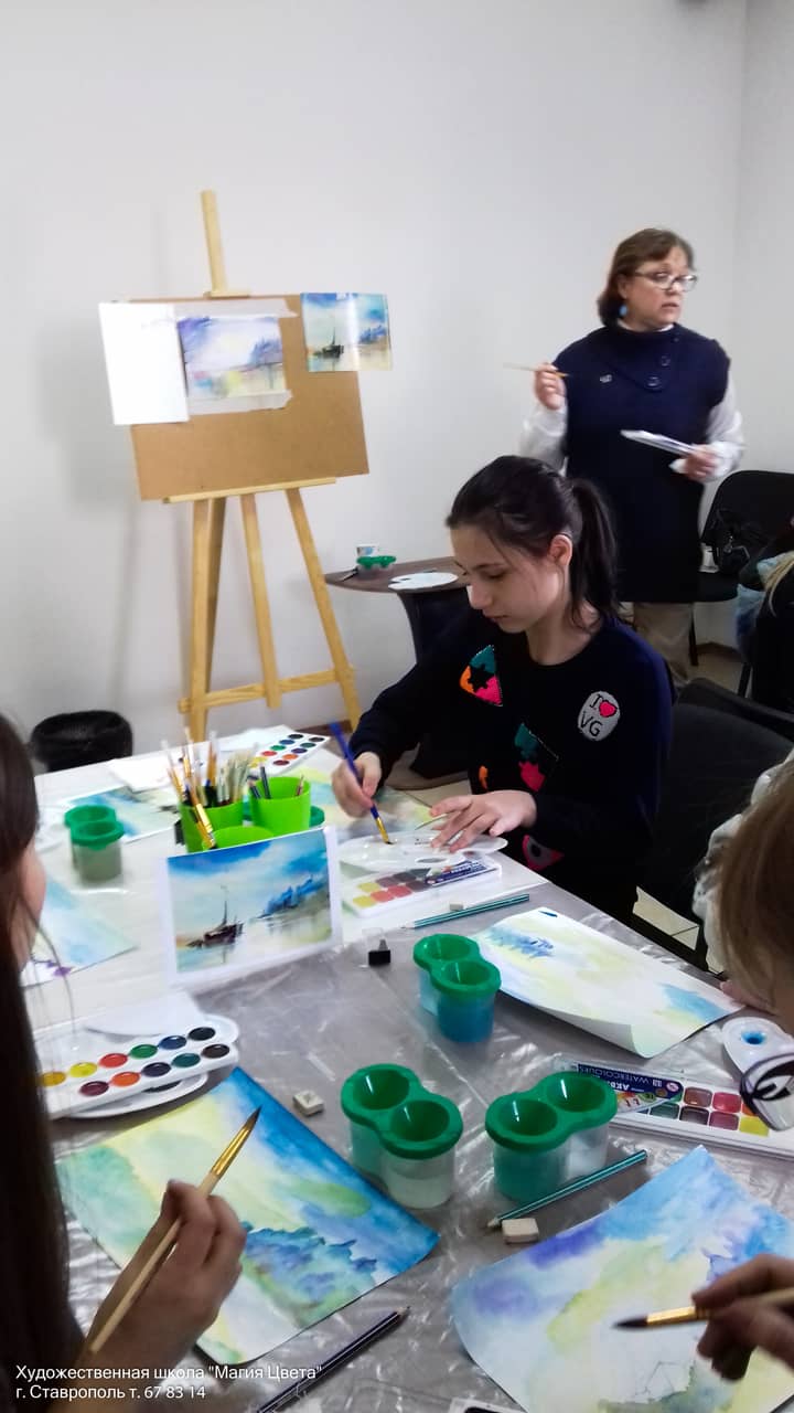 Живопись акварелью - одна из самых сложных. Но в школе, её могут освоить даже дети.